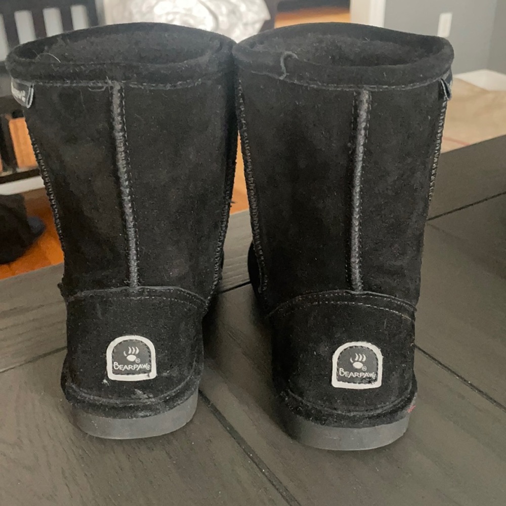 Bear paw youth boots size 4